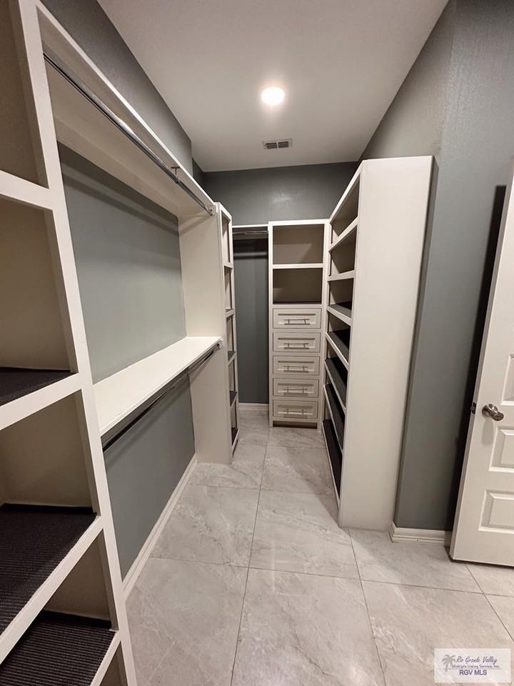 2428 San Marino Dr - Photo 4 of 22