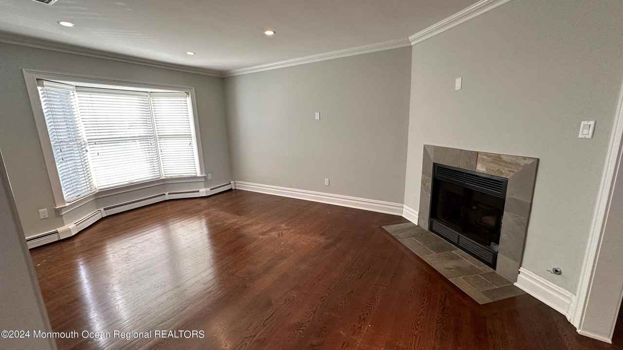 65 E River Rd - Photo 2 of 6