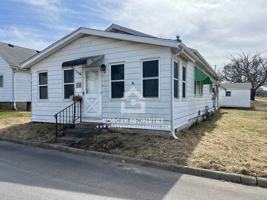 featured image of 229 W 19th St