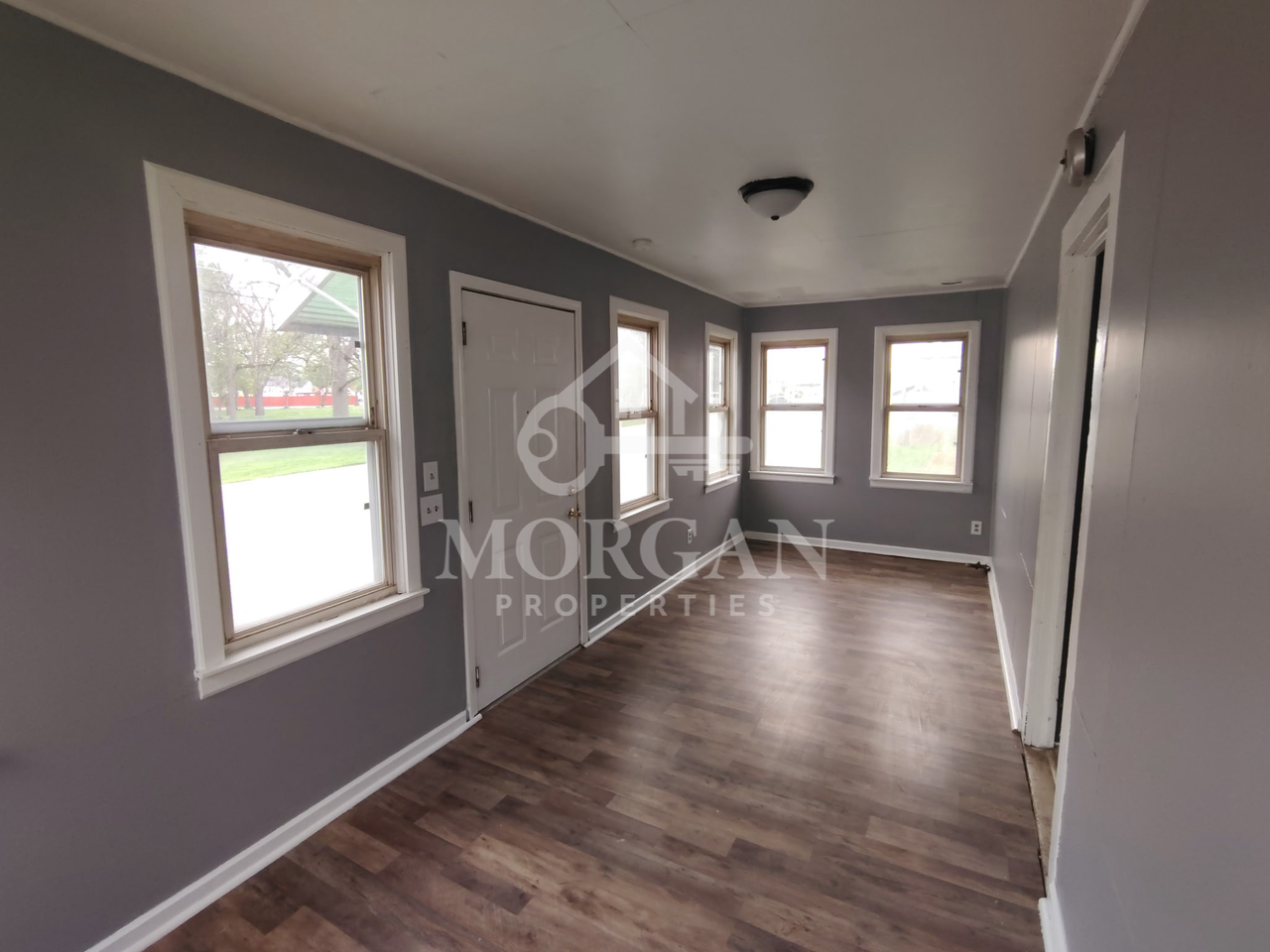 229 W 19th St - Photo 2 of 8