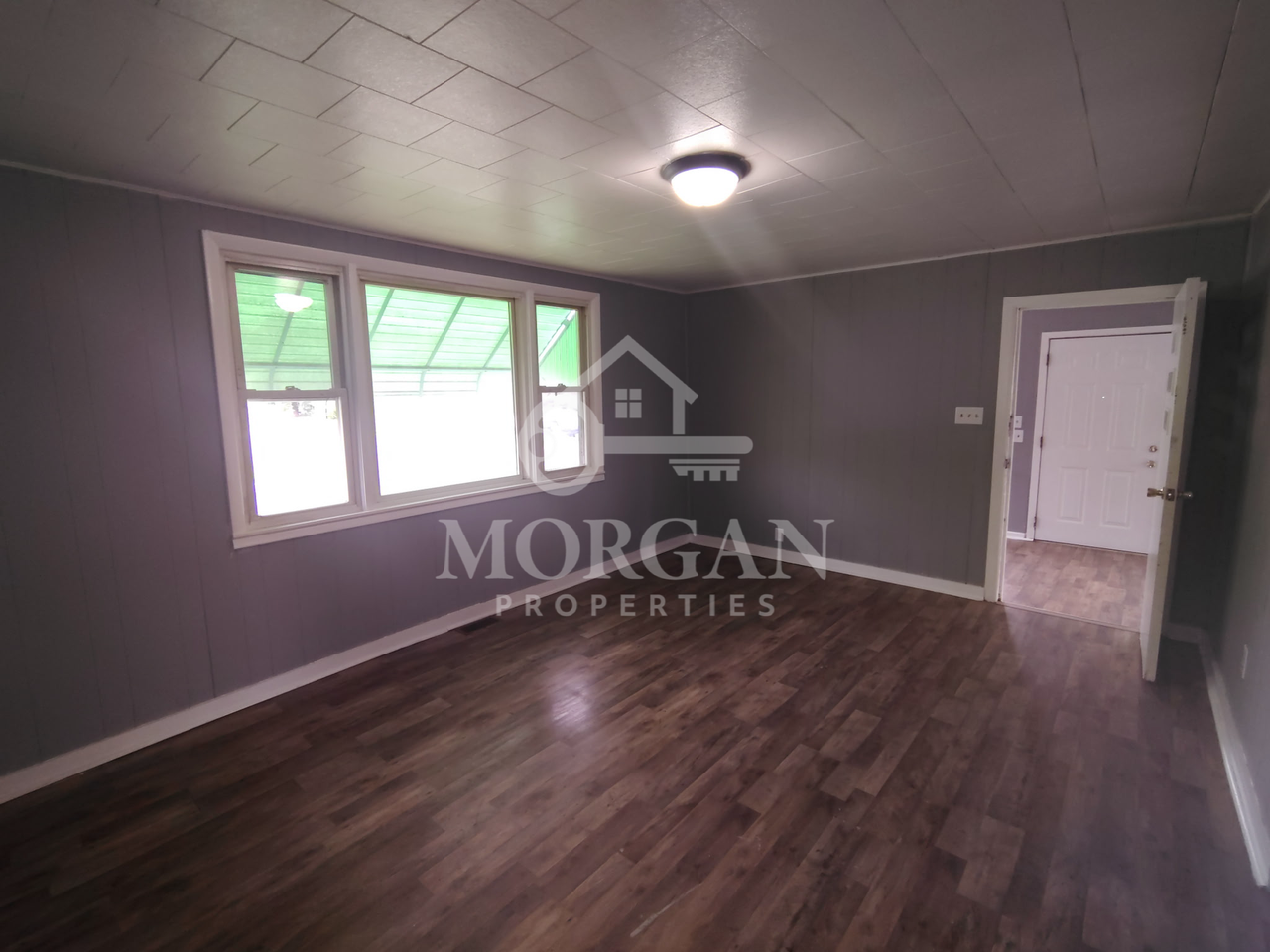 229 W 19th St - Photo 3 of 8