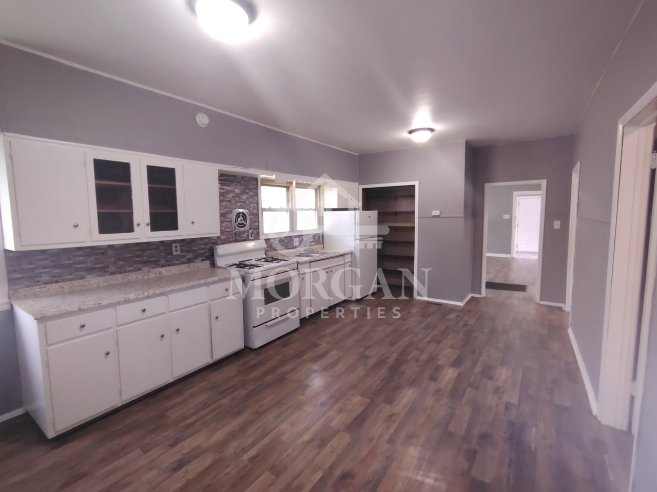 229 W 19th St - Photo 4 of 8