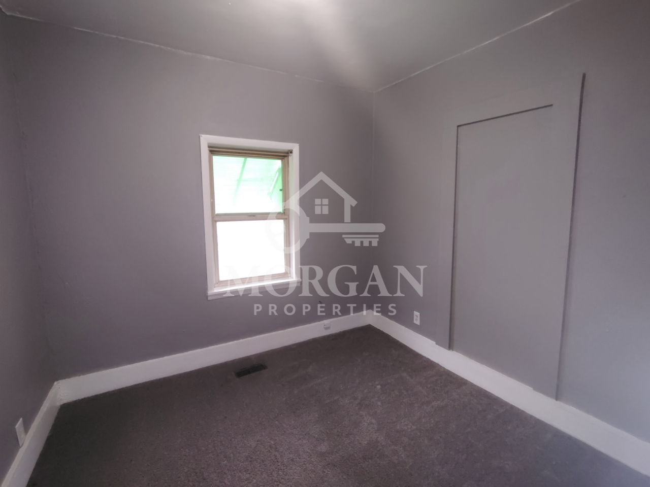 229 W 19th St - Photo 7 of 8