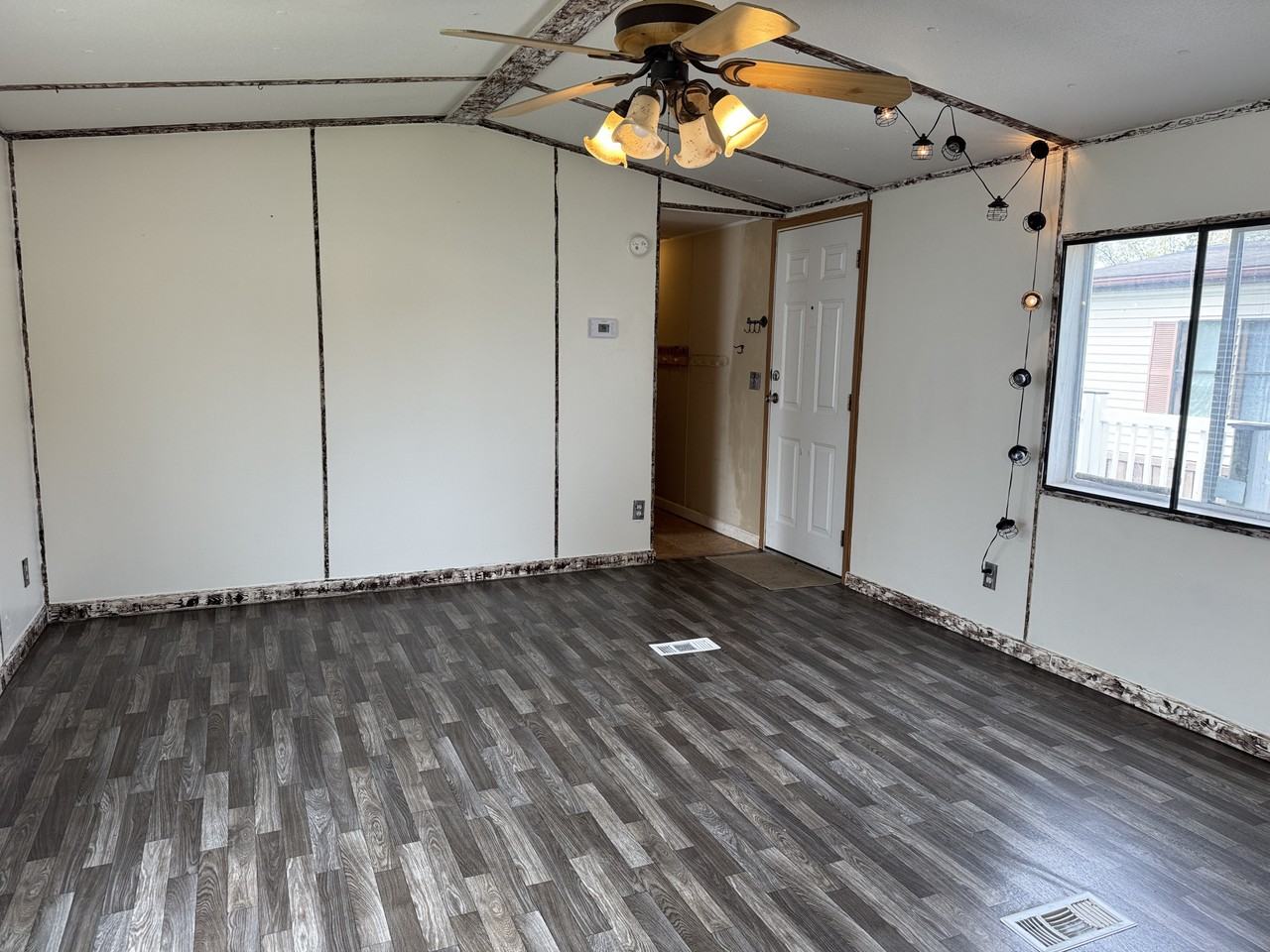 48592 Leafdale Ct #176 - Photo 5 of 36