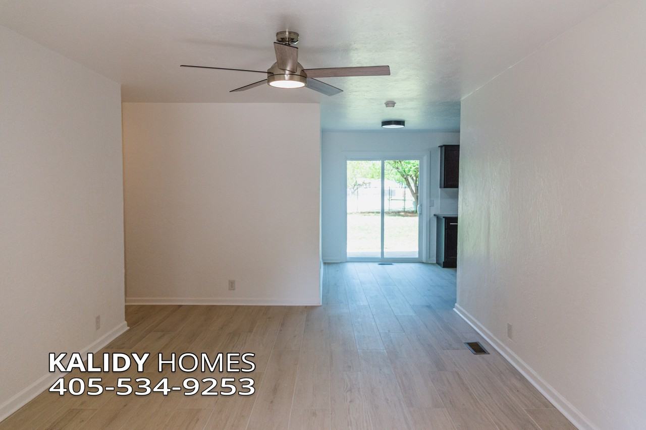 221 W Wayne St #1 - Photo 2 of 16