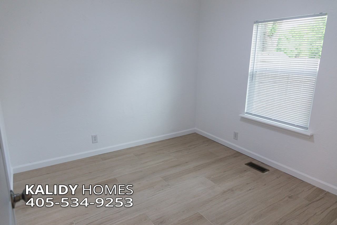 221 W Wayne St #1 - Photo 6 of 16