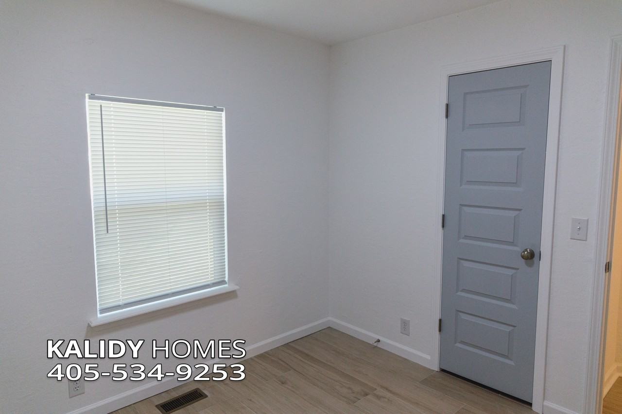 221 W Wayne St #1 - Photo 7 of 16