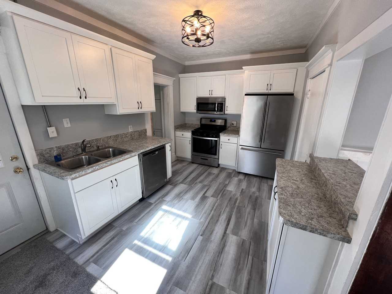 221 Warren Ave Apt 1 #1