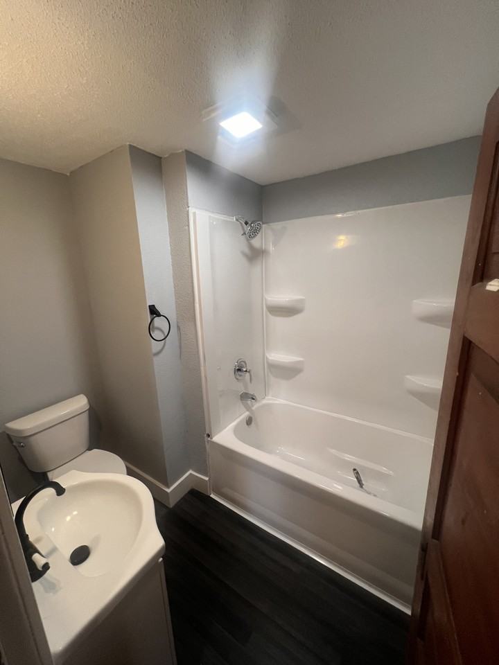 215 Upland Ave #3 - Photo 4 of 11