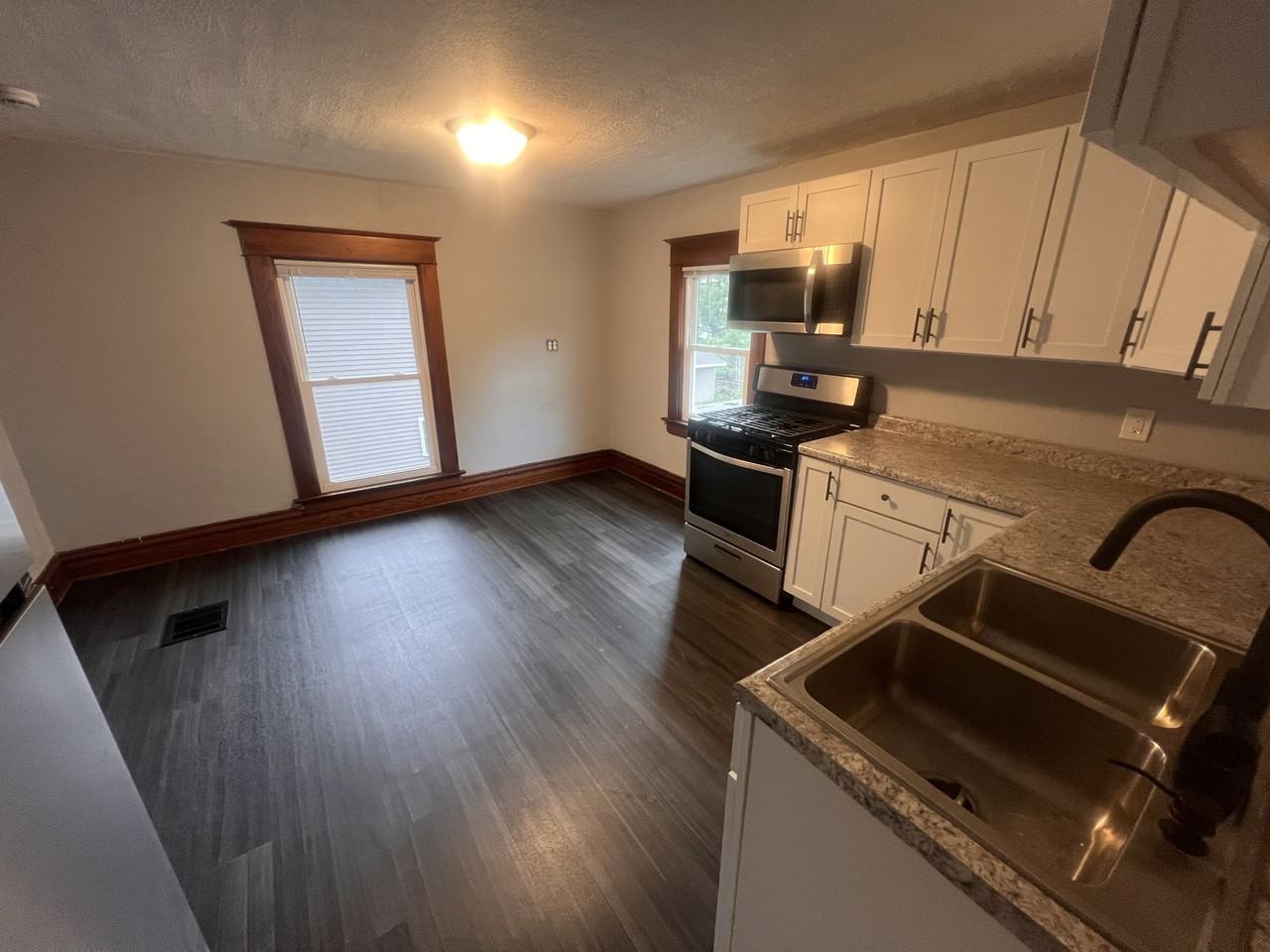 215 Upland Ave #3 - Photo 5 of 11