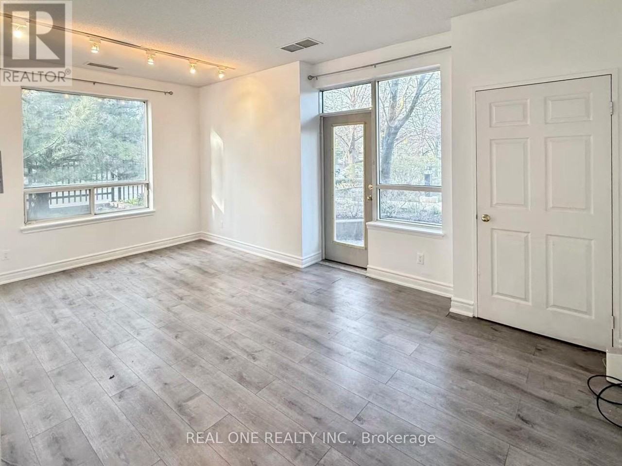 35 Empress Avenue #102 - Photo 3 of 24