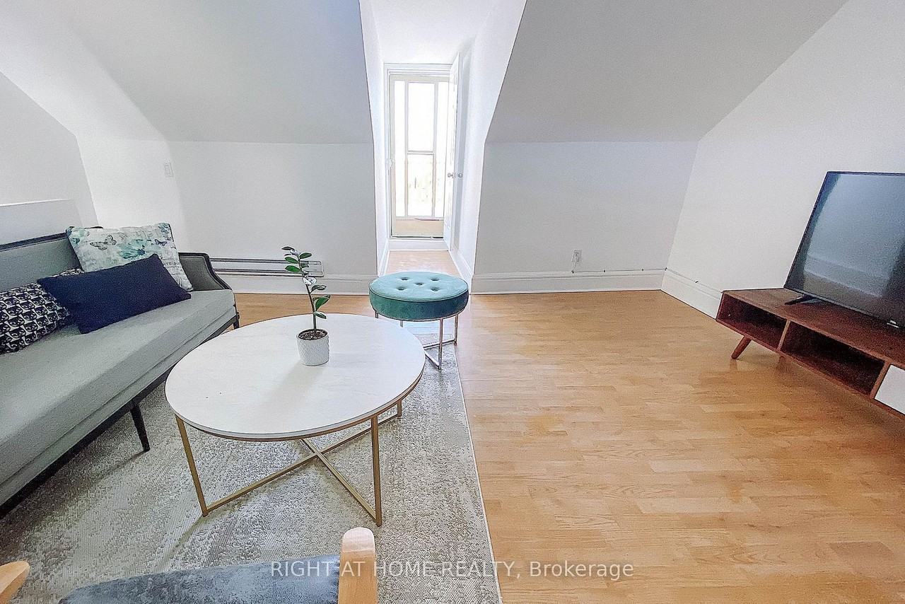 111 Gladstone Avenue - Photo 7 of 12