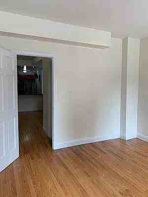 3025 Godwin Terrace #3E - Photo 4 of 6