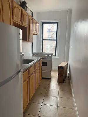 3025 Godwin Terrace #3E - Photo 5 of 6