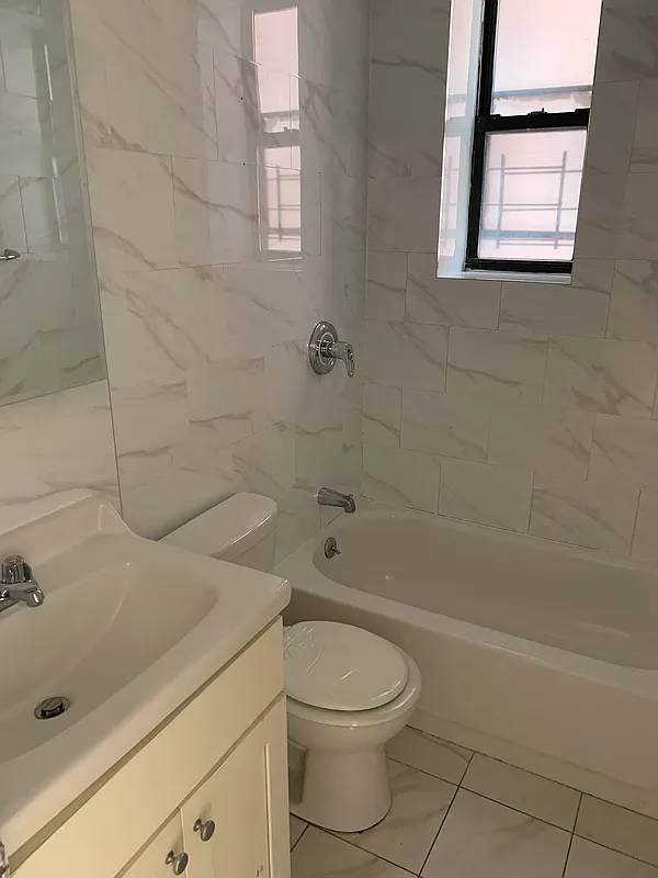 3025 Godwin Terrace #3E - Photo 6 of 6