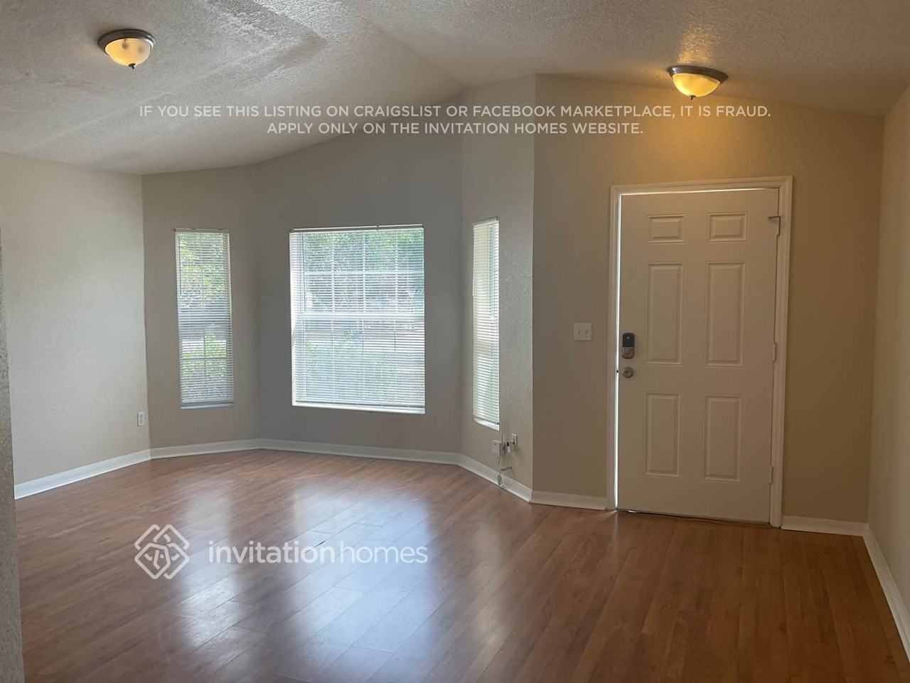 277 Boca Ciega Rd - Photo 3 of 11