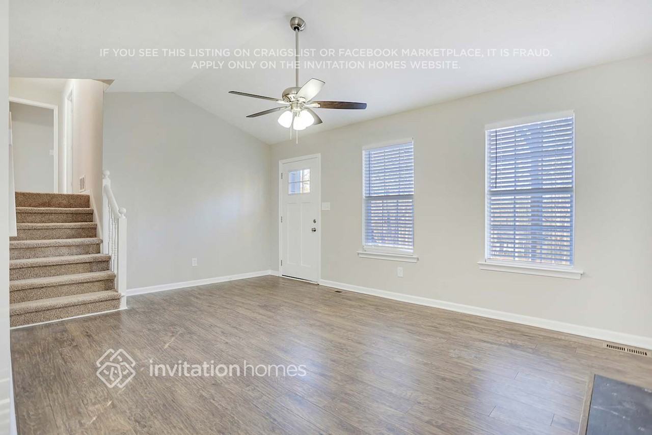 131 Halehaven Dr - Photo 2 of 24