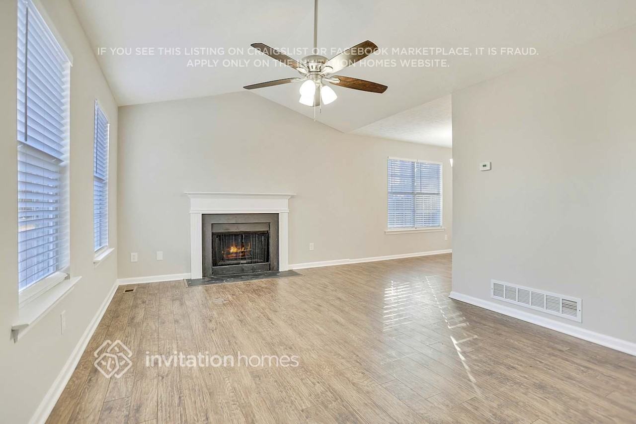 131 Halehaven Dr - Photo 4 of 24