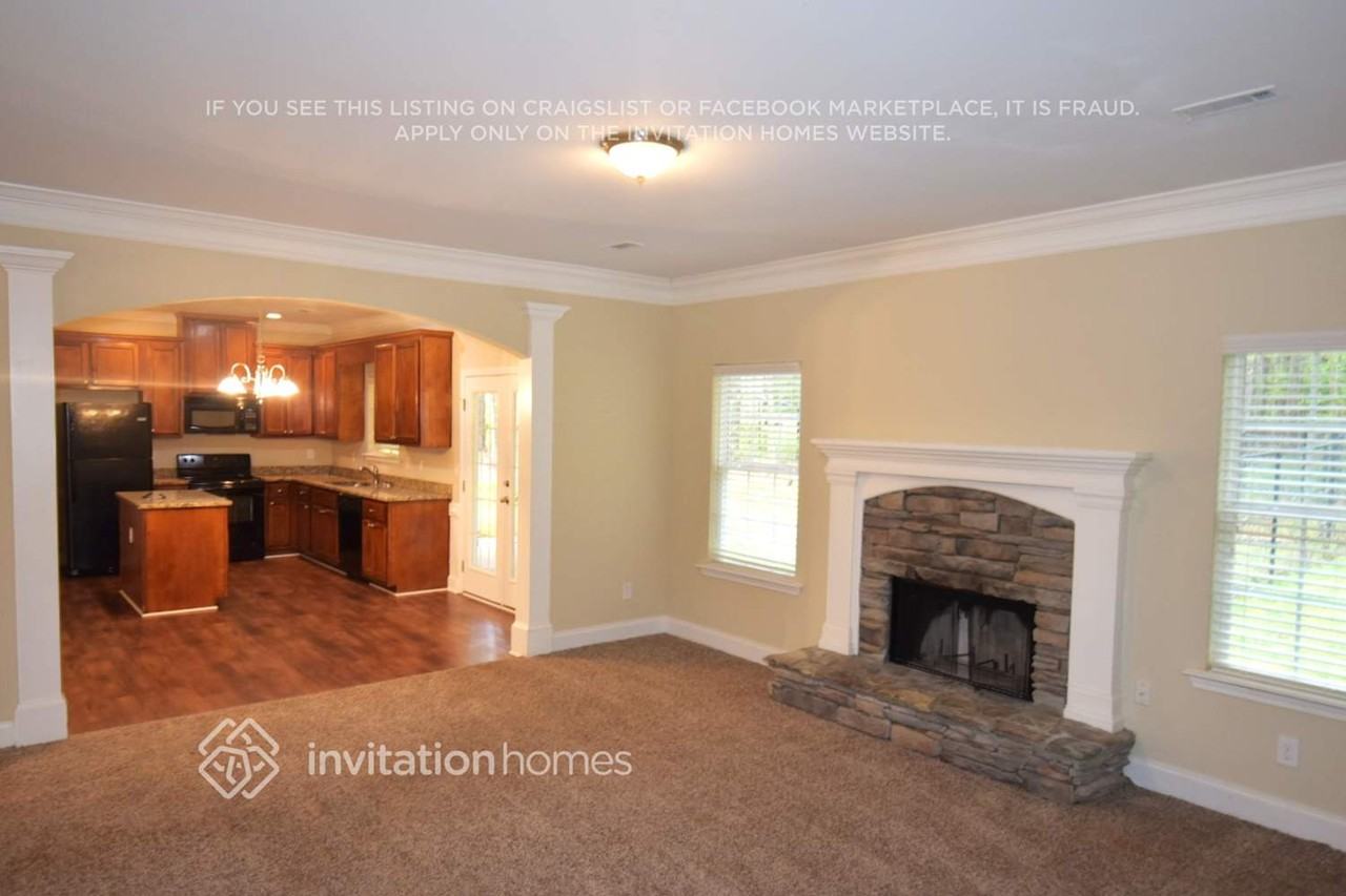 165 Shoal Park Dr - Photo 3 of 10