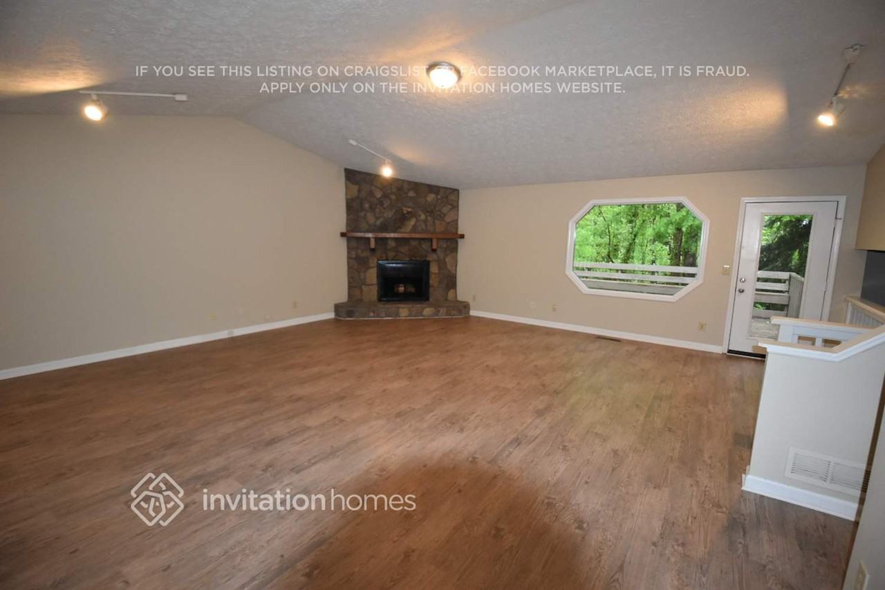 3427 Hill Ln - Photo 3 of 16