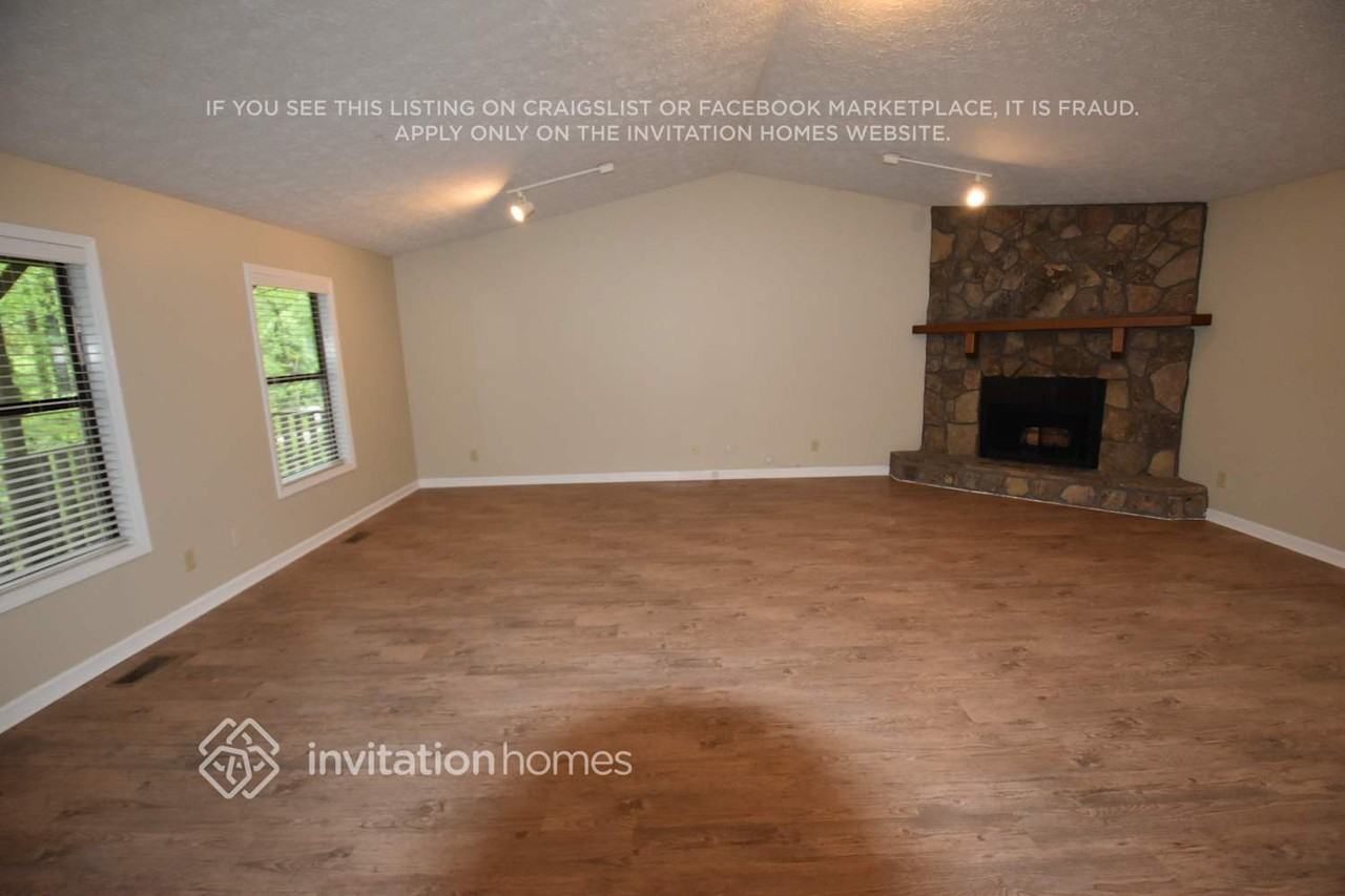 3427 Hill Ln - Photo 4 of 16