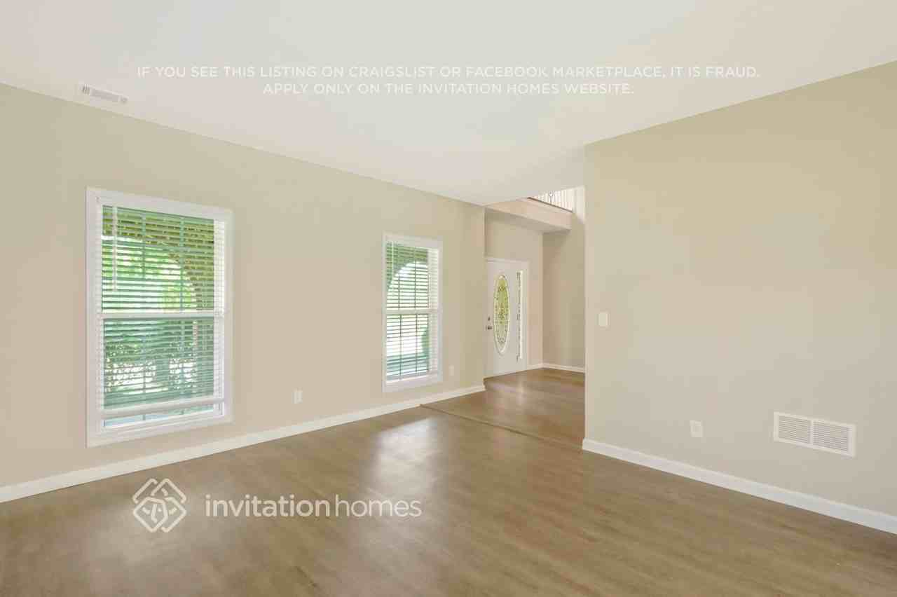 2040 Jessica Way - Photo 3 of 23