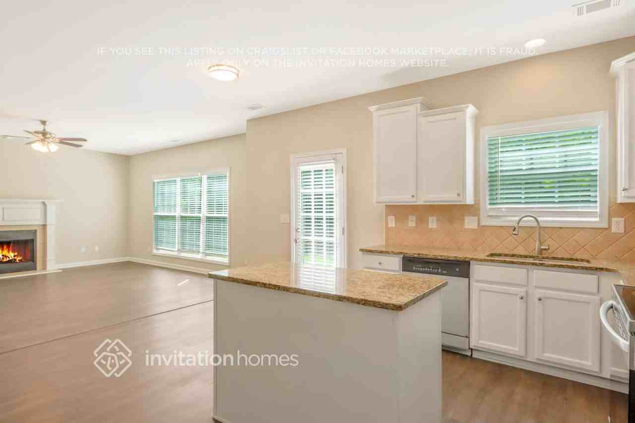 2040 Jessica Way - Photo 6 of 23