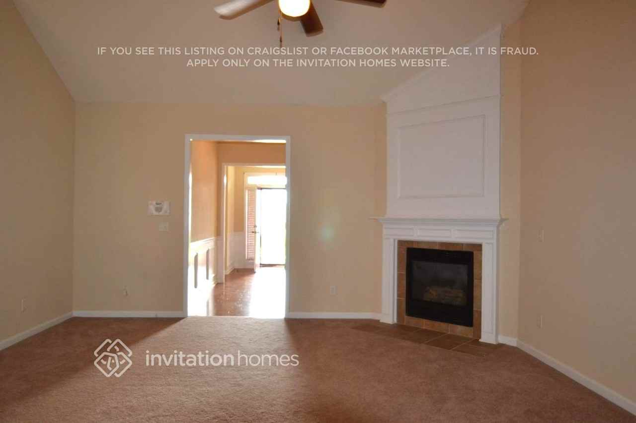 720 Lavender Ln - Photo 2 of 10