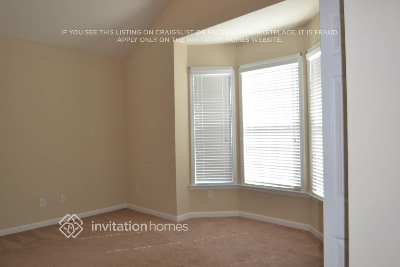 720 Lavender Ln - Photo 7 of 10