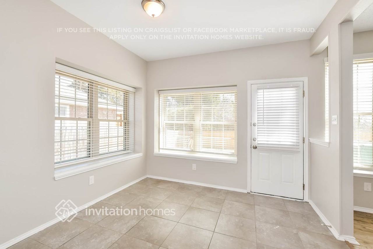 205 Moss Dr - Photo 4 of 16