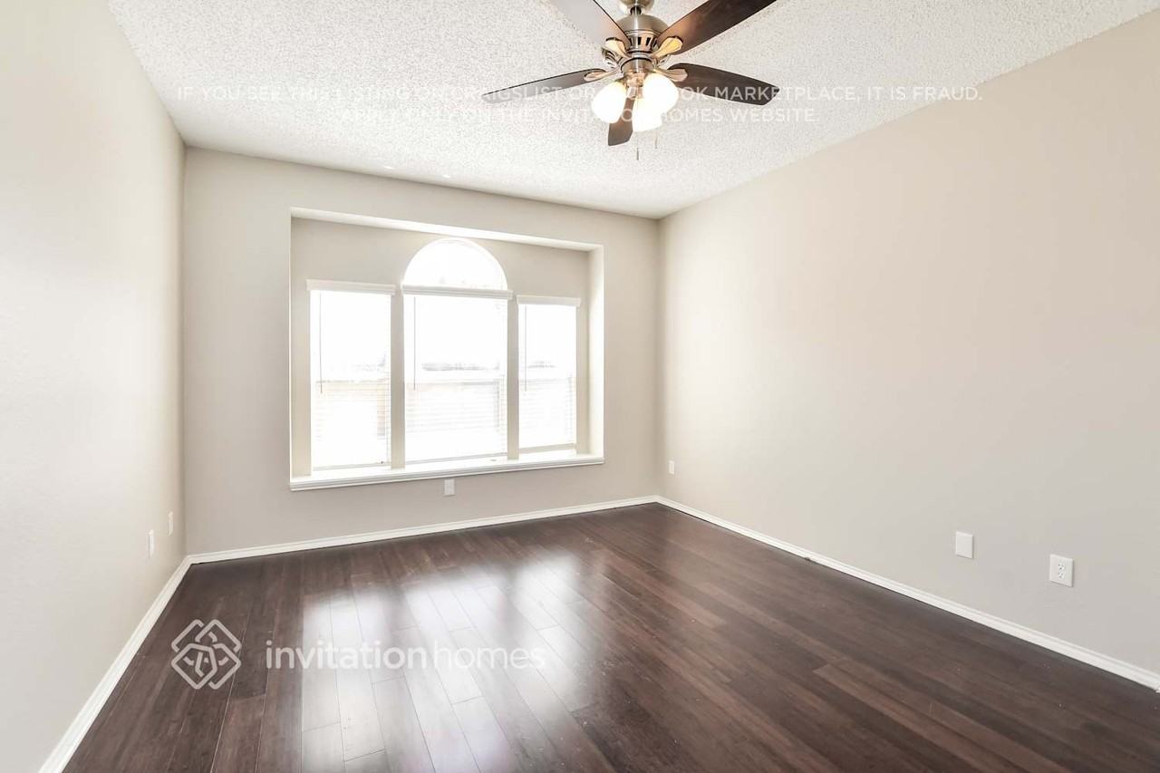 205 Moss Dr - Photo 7 of 16