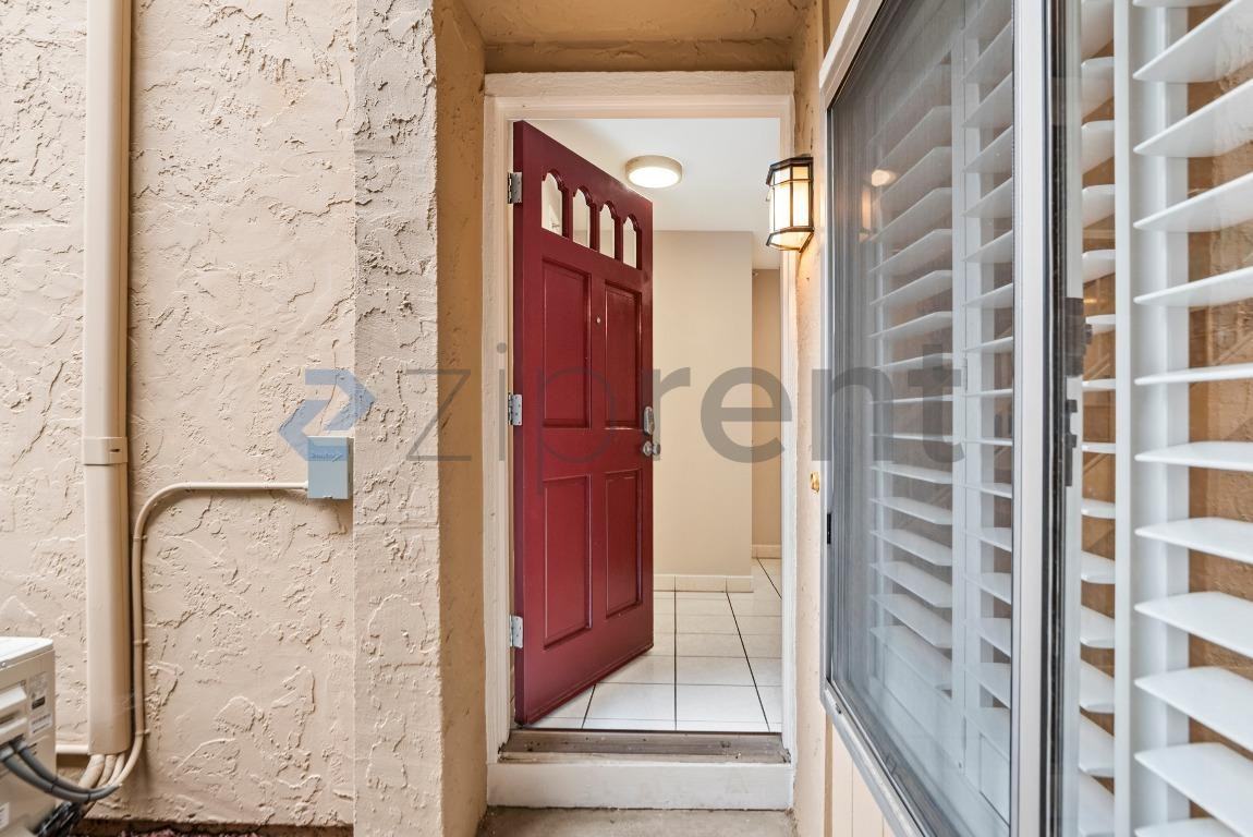 502 Pine Wood Ln - Photo 5 of 28