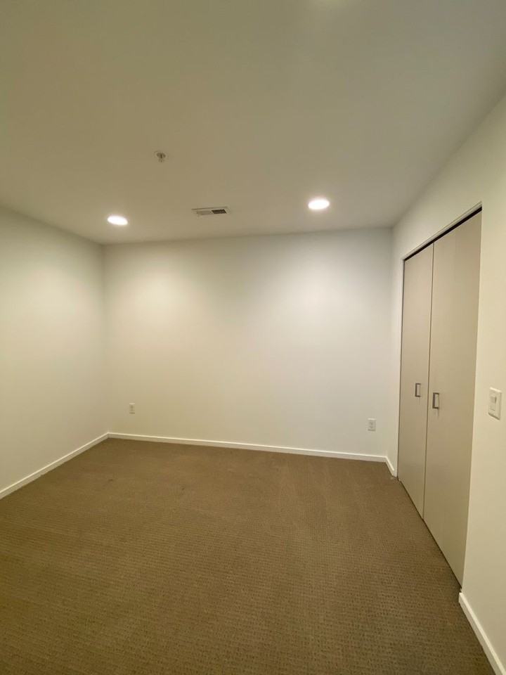 The Highline - Photo 6 of 50