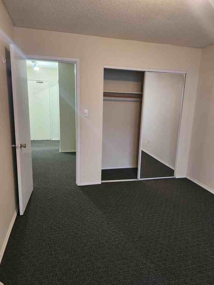 320 Ninth Street - Photo 3 of 5