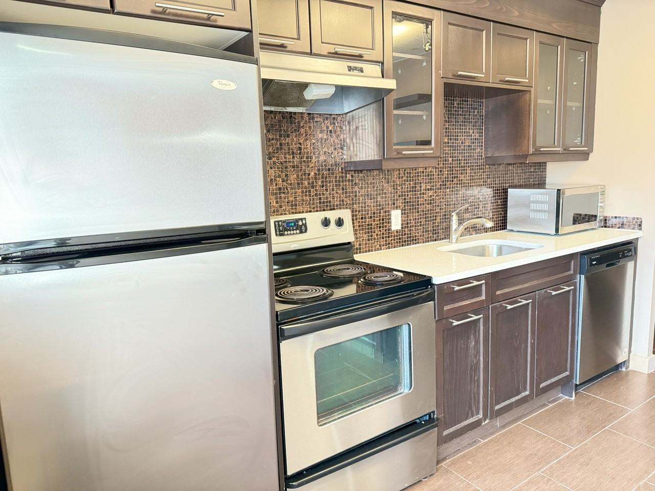 Mission Apartments - Photo 4 of 35