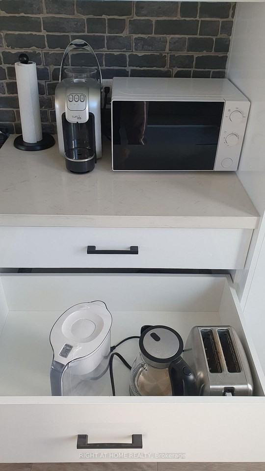 106 Lappin Avenue - Photo 6 of 17