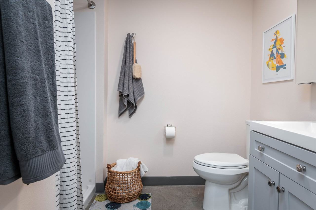 Dean River Apartments - Photo 5 of 49