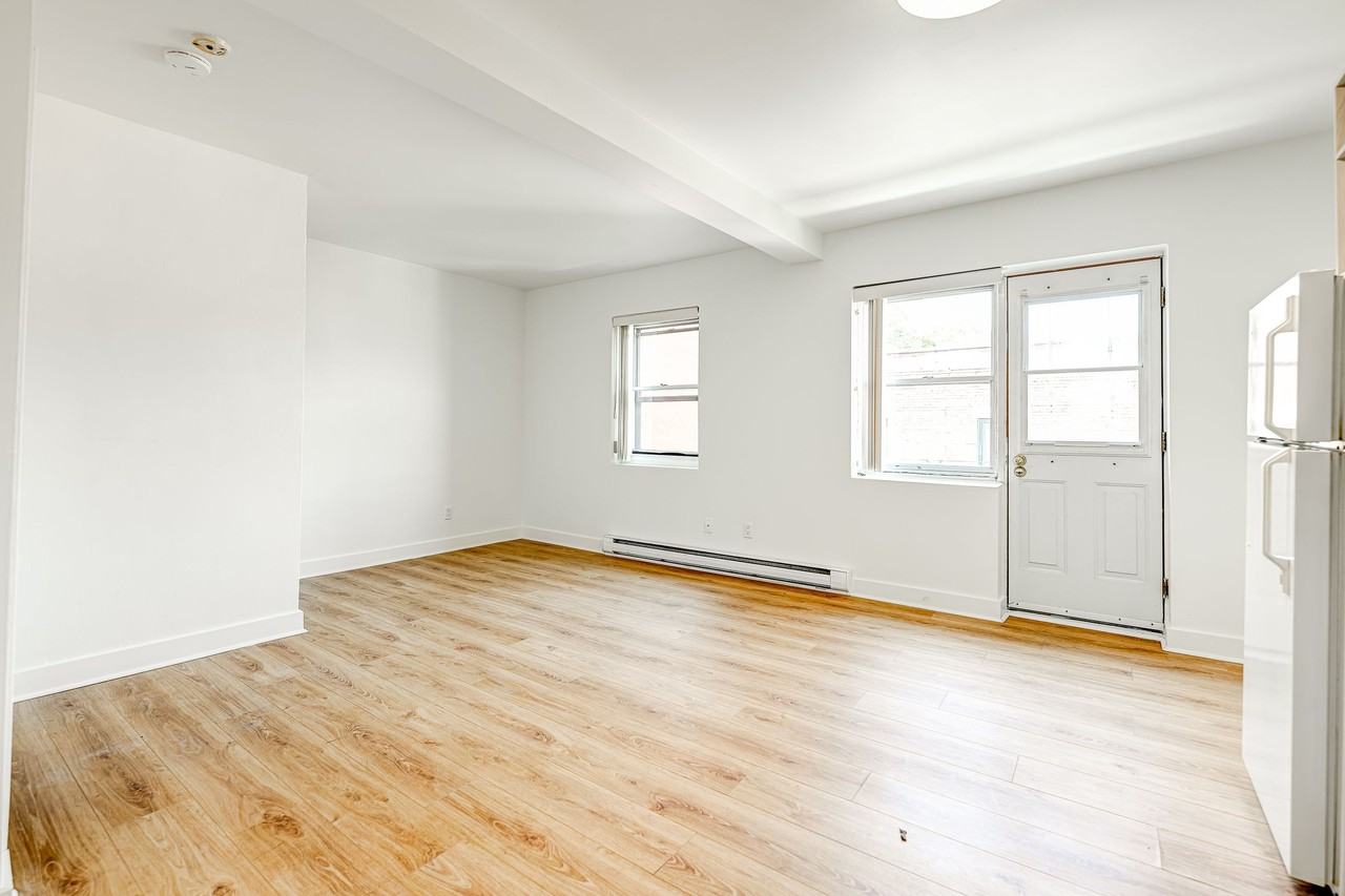 539 Prince-Arthur west - Photo 5 of 50