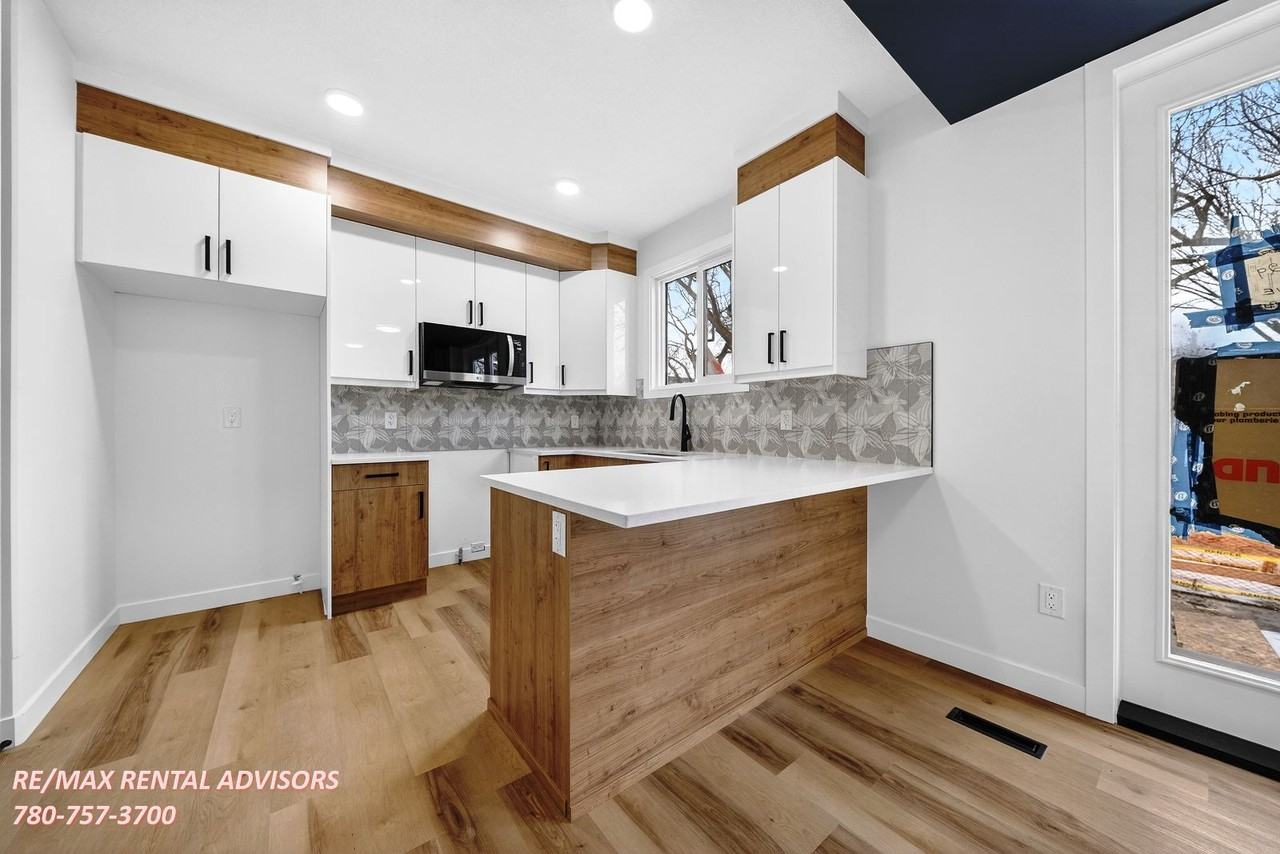 12423 112 Ave Nw - Photo 4 of 26