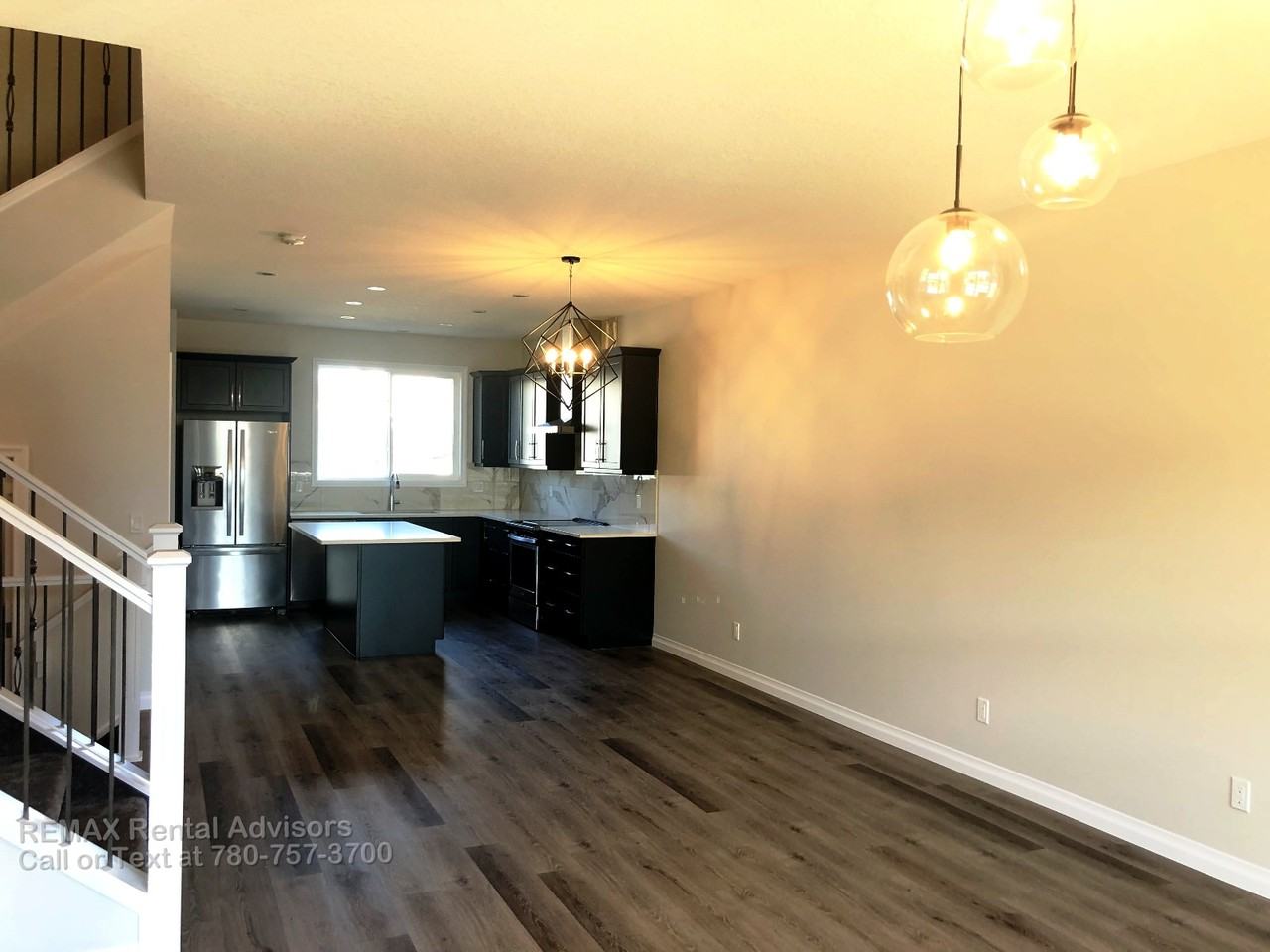 2856 Duke Crescent Southwest - Photo 4 of 17