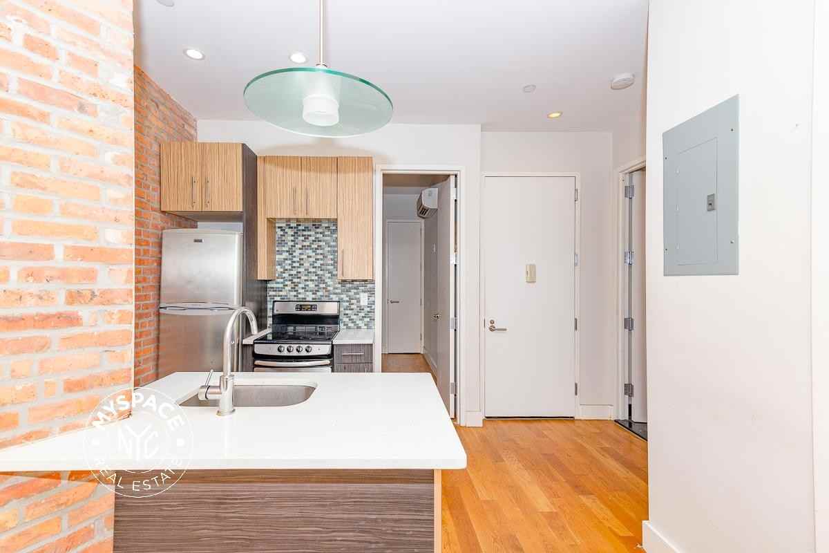 410 Gates Ave #3B - Photo 2 of 12