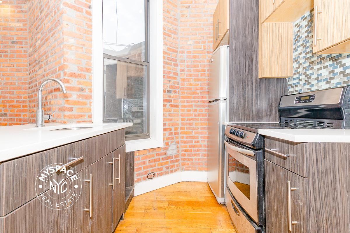 410 Gates Ave #3B - Photo 3 of 12