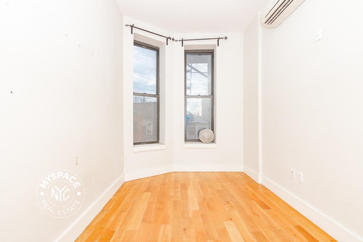 410 Gates Ave #3B - Photo 6 of 12