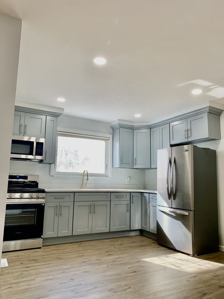 336 Scranton Ave - Photo 6 of 16