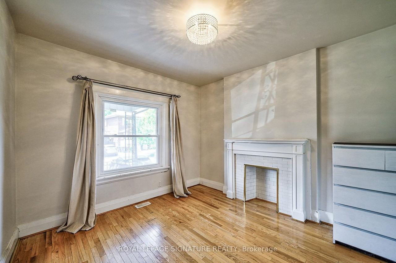 439 Crawford Street #Main - Photo 5 of 33