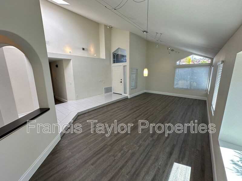 4982 Wildwood Dr - Photo 4 of 23