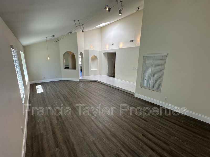 4982 Wildwood Dr - Photo 5 of 23