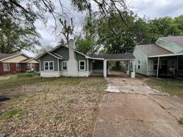 featured image of 882 Maple Dr