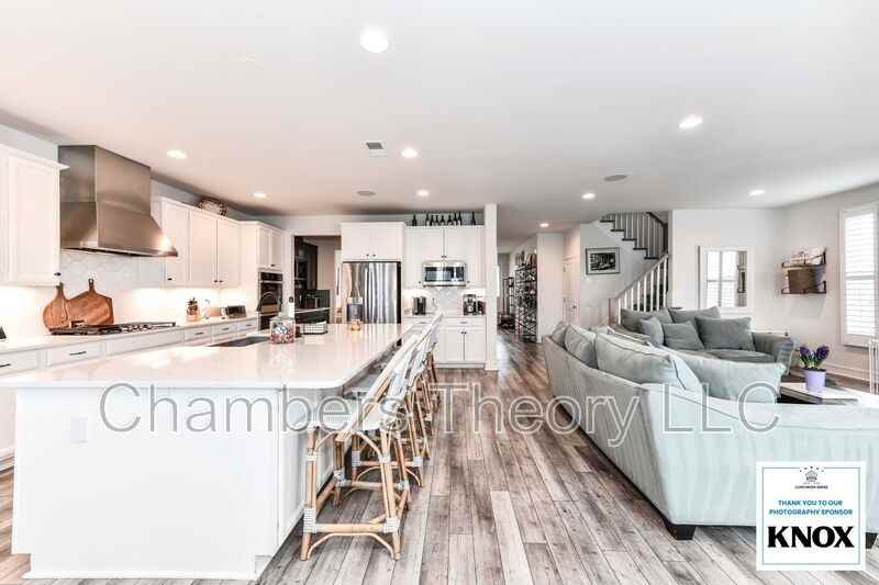 114 Ionian St Se - Photo 4 of 50