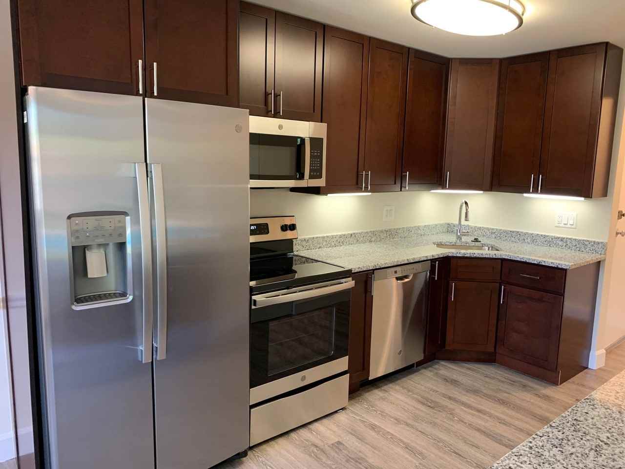 Randolph Square Apartments - Photo 4 of 18